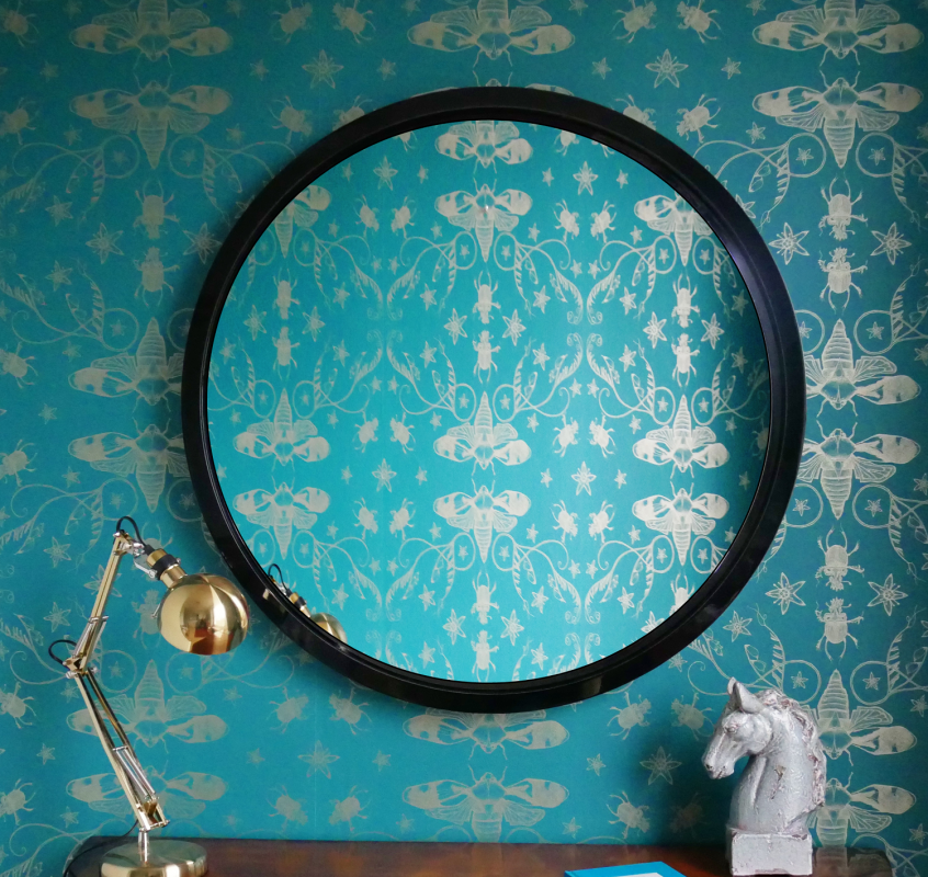 Wall Mirror Large Round in Black Lacquer image
